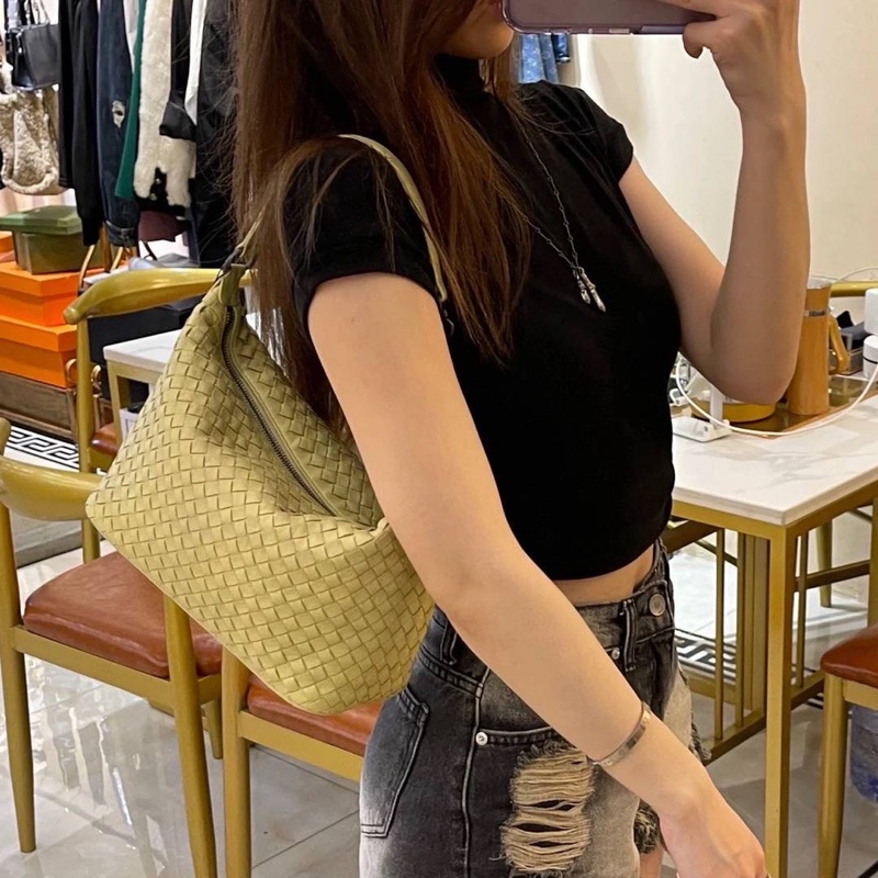 BOTTEGA VENETA BV 葆蝶家 全皮 小雞黃 淡土黃 編織 便當包 飯盒包 手提包 肩背包 側背包 腋下包-3