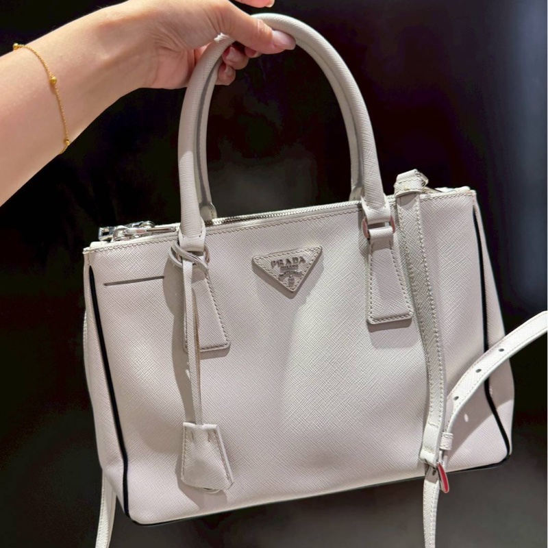PRADA 冰川白 黑邊 殺手包 手提包 斜背包 肩背包 側背包-9