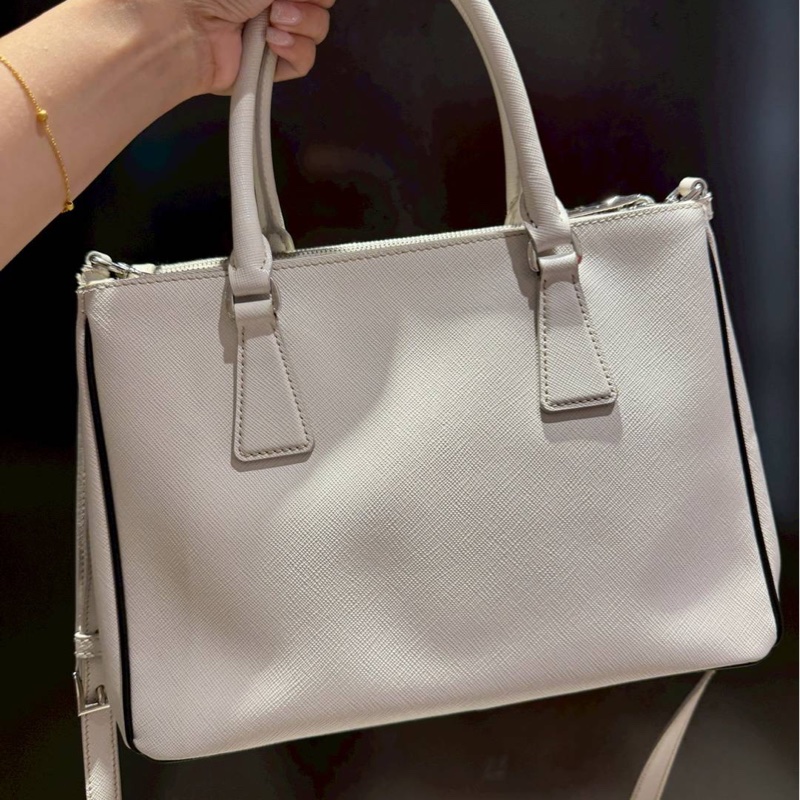 PRADA 冰川白 黑邊 殺手包 手提包 斜背包 肩背包 側背包-15