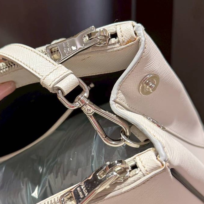 PRADA 冰川白 黑邊 殺手包 手提包 斜背包 肩背包 側背包-19