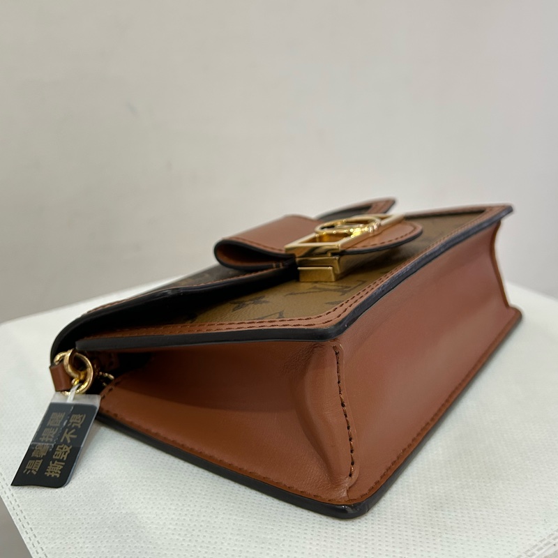 LV拼色老花Dauphine woc 鍊包-6