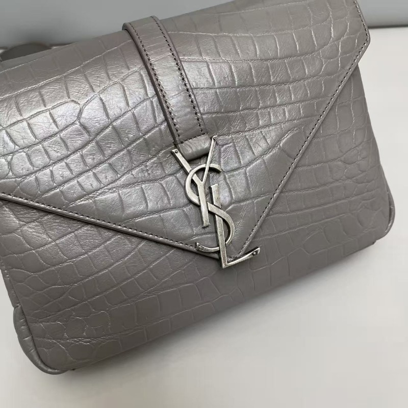 YSL聖羅蘭College小號灰色全皮鱷壓紋郵差包 肩背包 斜背包-2