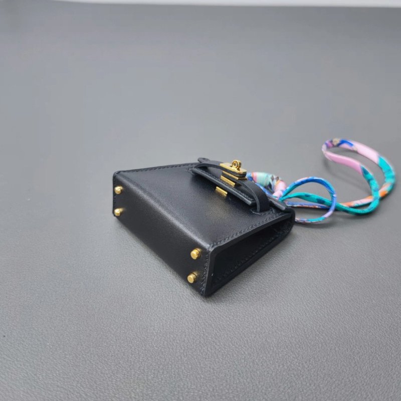 HERMES 黑色金扣kelly twilly吊飾 6.5*5.5*2 99新配件盒子-2