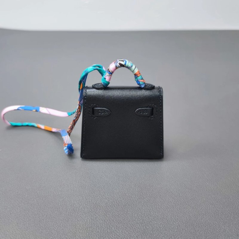 HERMES 黑色金扣kelly twilly吊飾 6.5*5.5*2 99新配件盒子-5