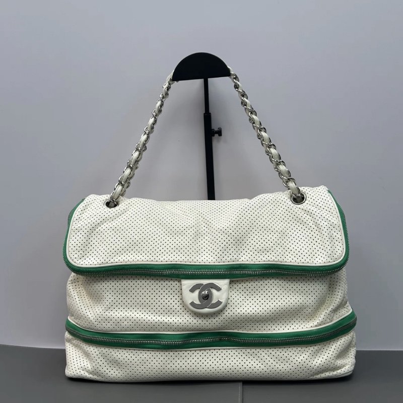 CHANEL 中古白色拼綠色銀扣機場包 36*22*11 98新配件塵袋-0