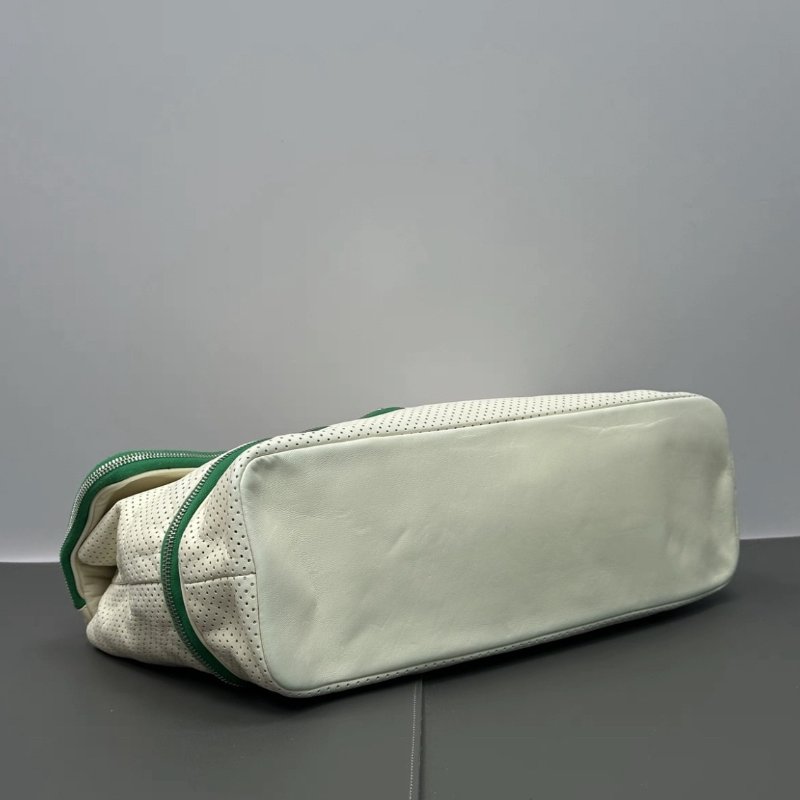 CHANEL 中古白色拼綠色銀扣機場包 36*22*11 98新配件塵袋-4