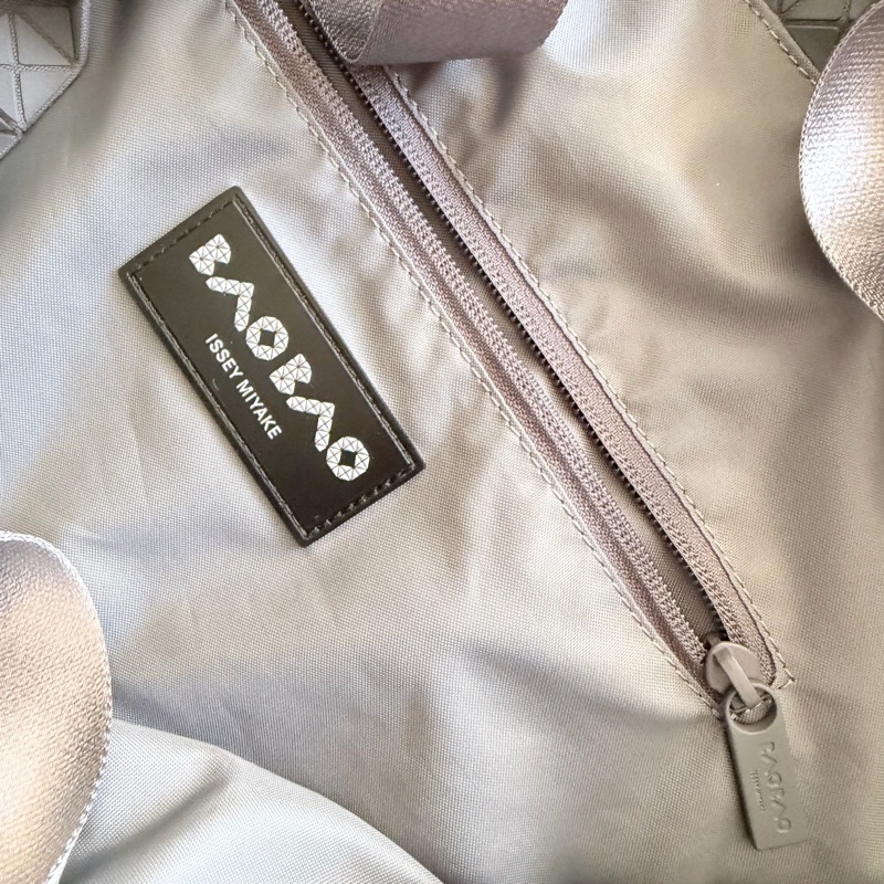 BAO BAO ISSEY MIYAKE One-Tone 灰色托特包-14