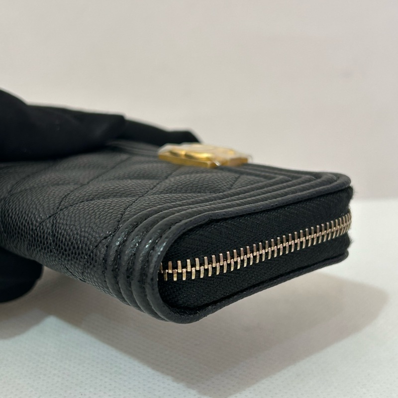 CHANEL黑荔枝霧金釦BOYㄇ字零錢包-2