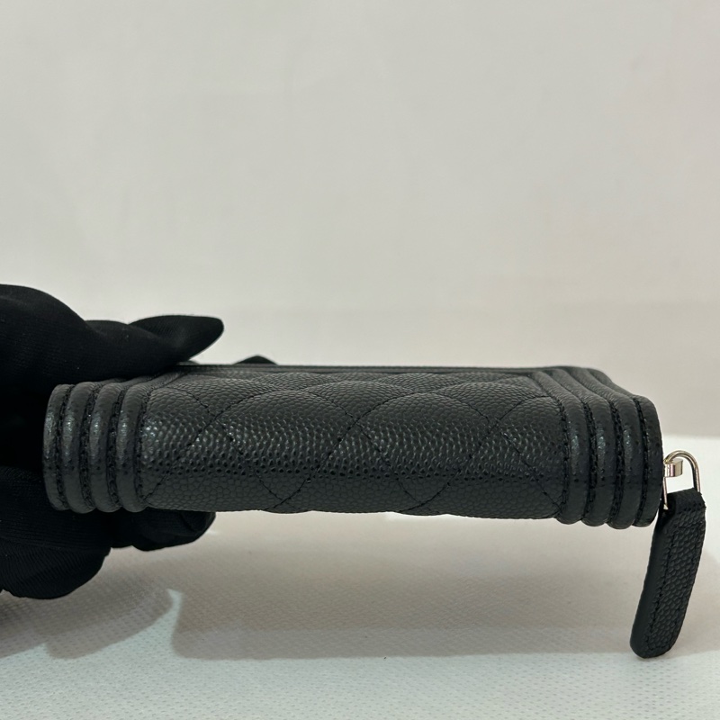 CHANEL黑荔枝霧金釦BOYㄇ字零錢包-4