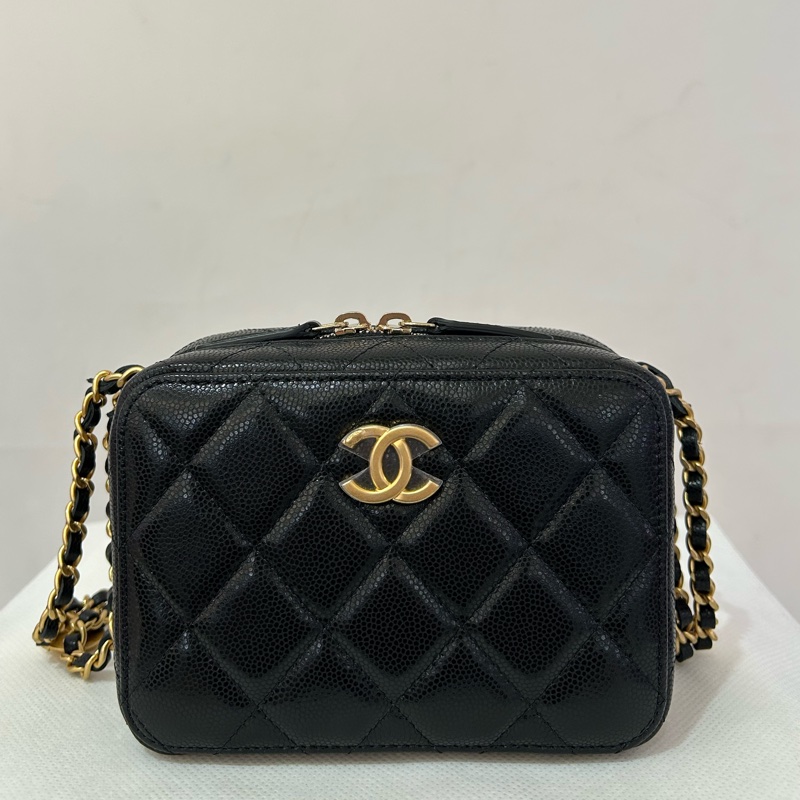 CHANEL 22A金幣黑荔枝拉鍊小相機包-0