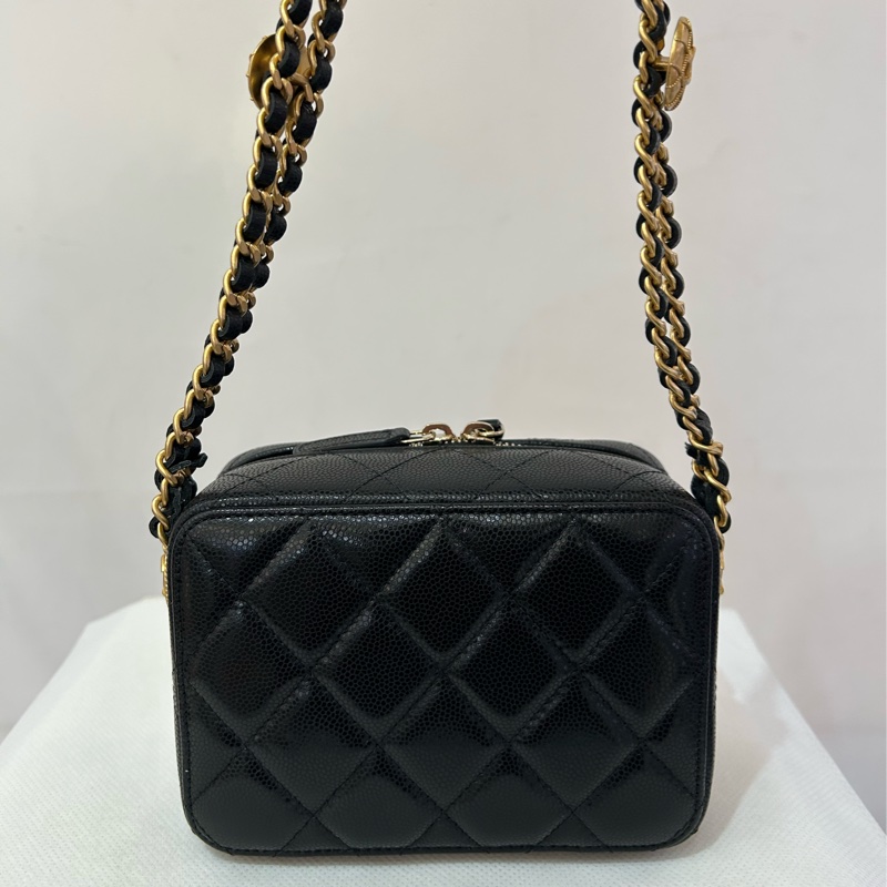 CHANEL 22A金幣黑荔枝拉鍊小相機包-4