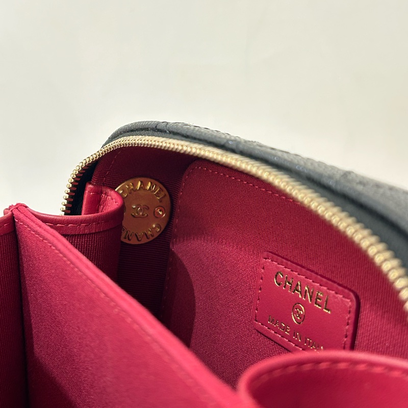 CHANEL 22A金幣黑荔枝拉鍊小相機包-7