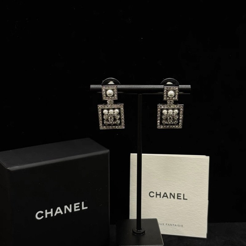 CHANEL 24S香水瓶滿鑽珍珠耳釘 98新配件盒子-0