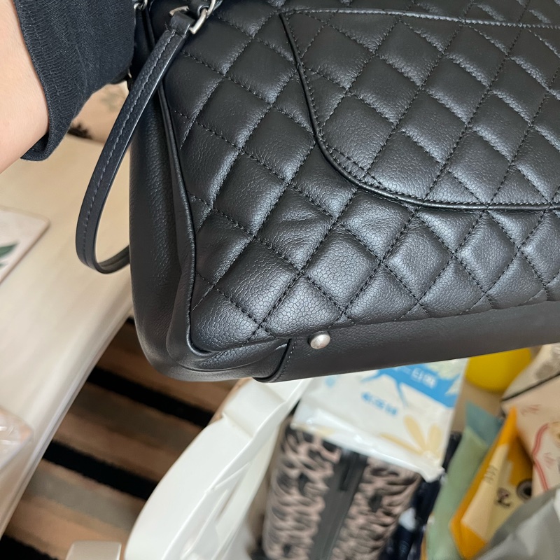 香奈兒 黑色銀鏈牛皮多隔層托特肩背包-26