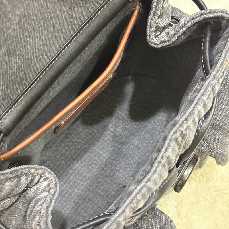 告別2025斷捨離價格🉐正櫃2萬多缺貨🏅95新✨COACH 黑牛仔 黑釦 可斜揹 三用包 三背法TABBY 絎縫後背包 斜揹 肩背 後背-6