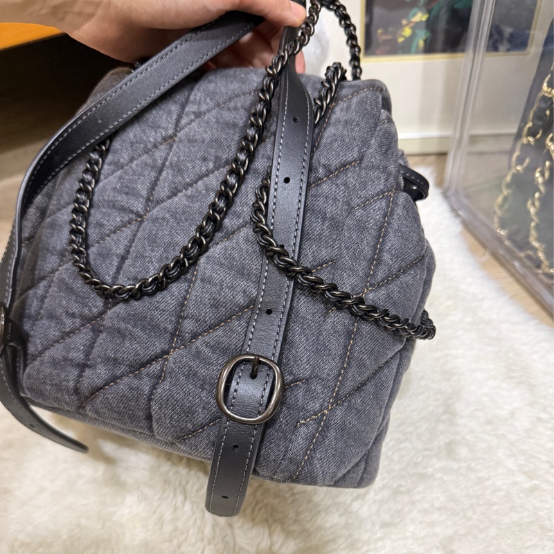 告別2025斷捨離價格🉐正櫃2萬多缺貨🏅95新✨COACH 黑牛仔 黑釦 可斜揹 三用包 三背法TABBY 絎縫後背包 斜揹 肩背 後背-16