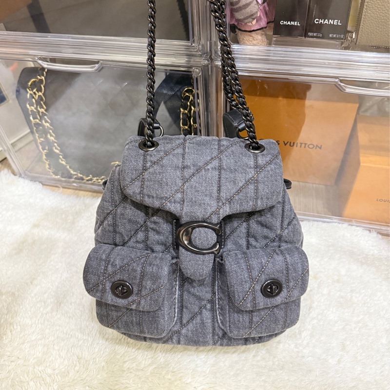 告別2025斷捨離價格🉐正櫃2萬多缺貨🏅95新✨COACH 黑牛仔 黑釦 可斜揹 三用包 三背法TABBY 絎縫後背包 斜揹 肩背 後背-19