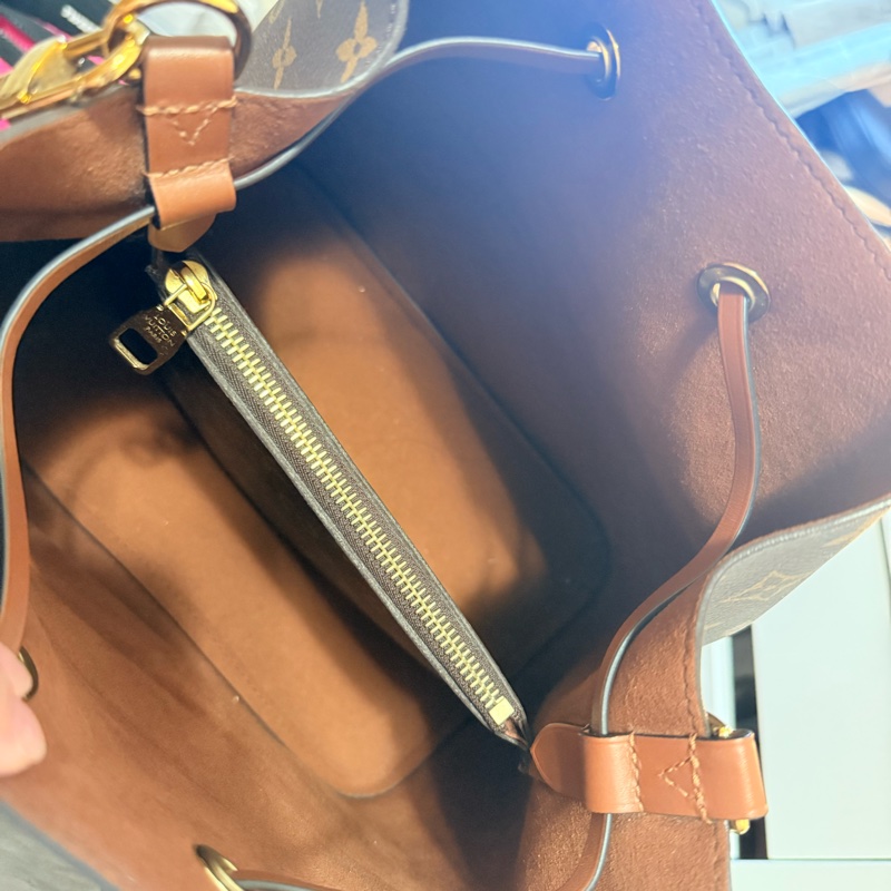 LV neonoe MM 焦糖色 水桶包-4