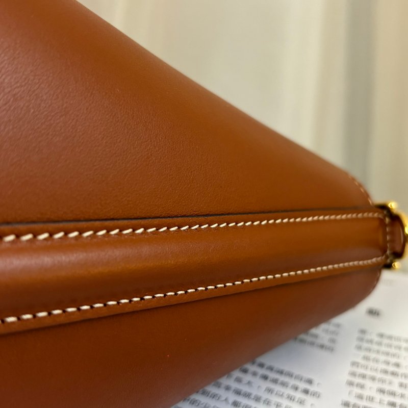 ::CELINE:: 焦糖色 Teen Bucket16 手提肩背包 斜背包-18