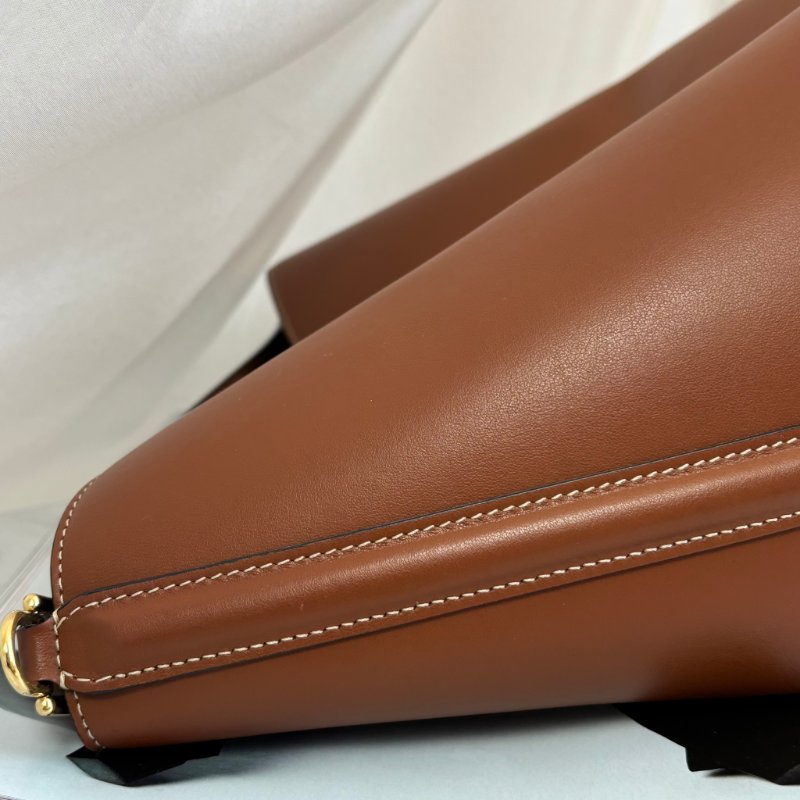 ::CELINE:: 焦糖色 Teen Bucket16 手提肩背包 斜背包-21