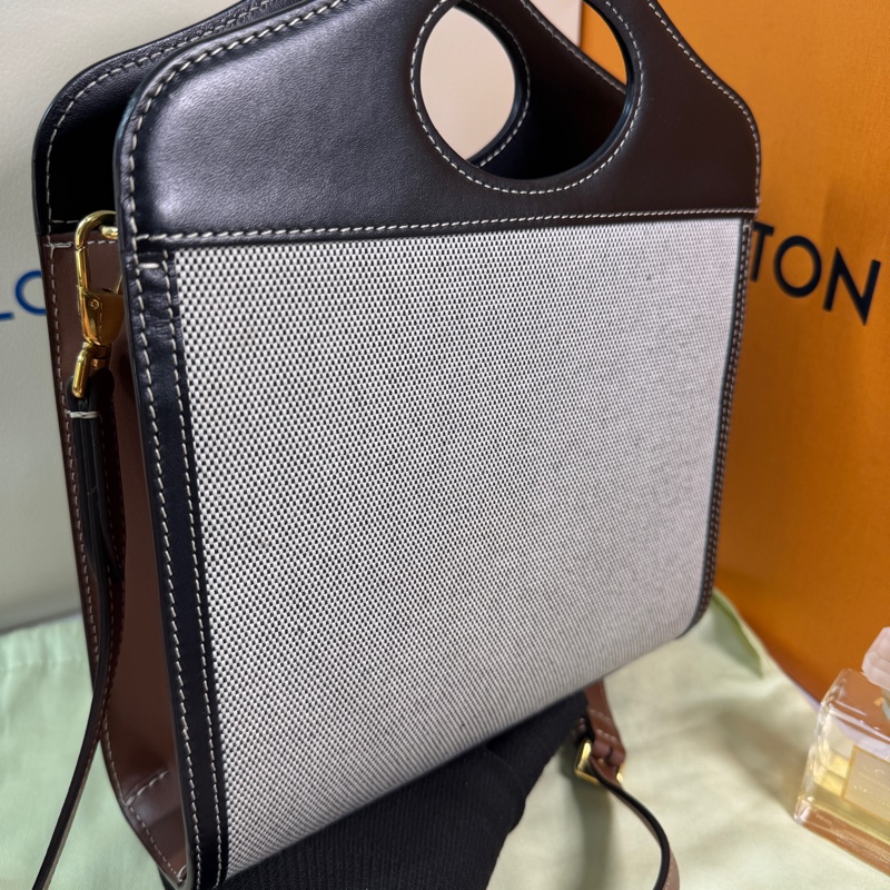 #Burberry #學院包 #斜背包 #經典英格蘭風🥰-18