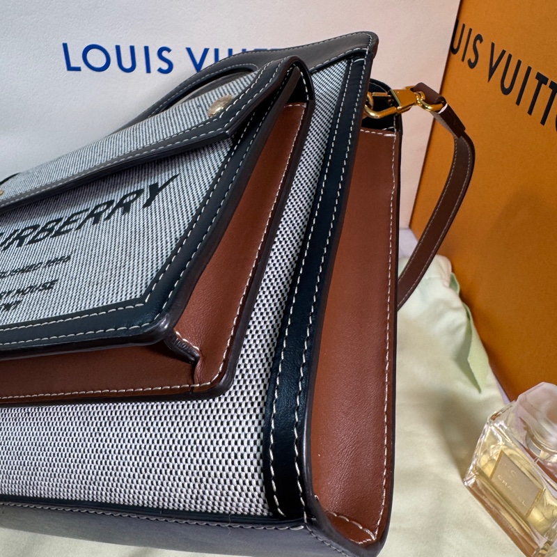 #Burberry #學院包 #斜背包 #經典英格蘭風🥰-23