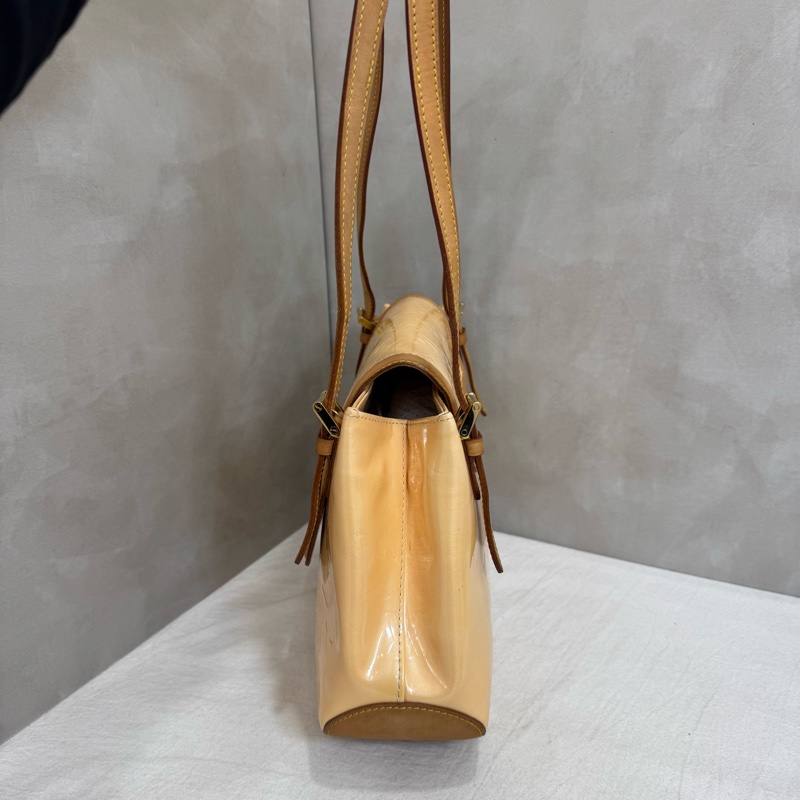 Louis Vuitton 黃色漆皮壓紋肩背包-4