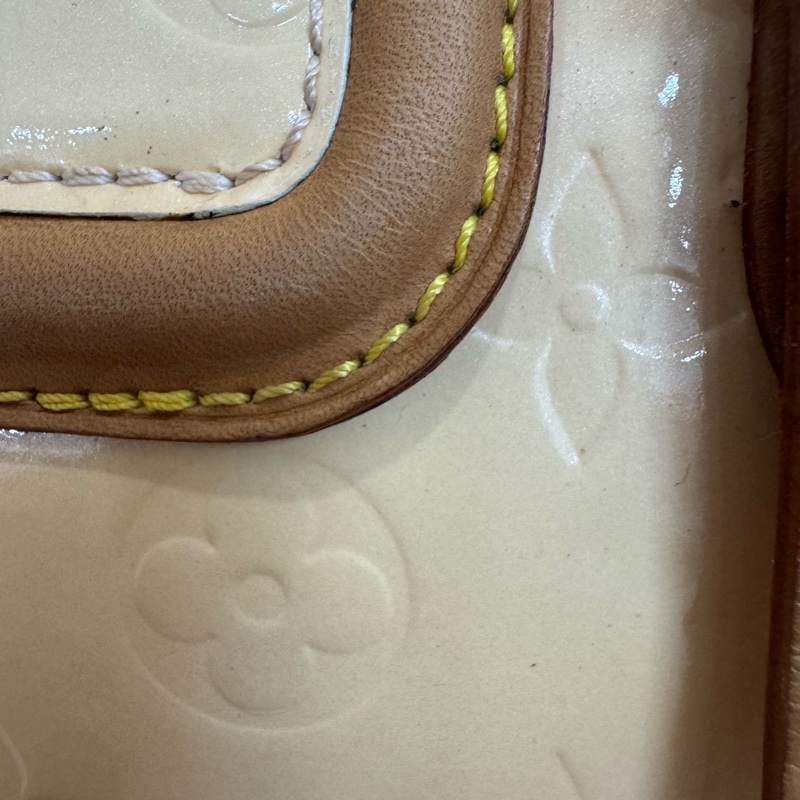 Louis Vuitton 黃色漆皮壓紋肩背包-12