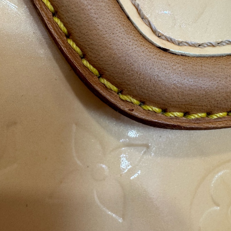 Louis Vuitton 黃色漆皮壓紋肩背包-14