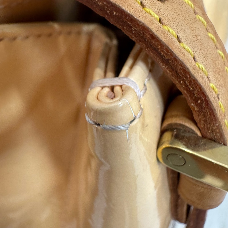 Louis Vuitton 黃色漆皮壓紋肩背包-16