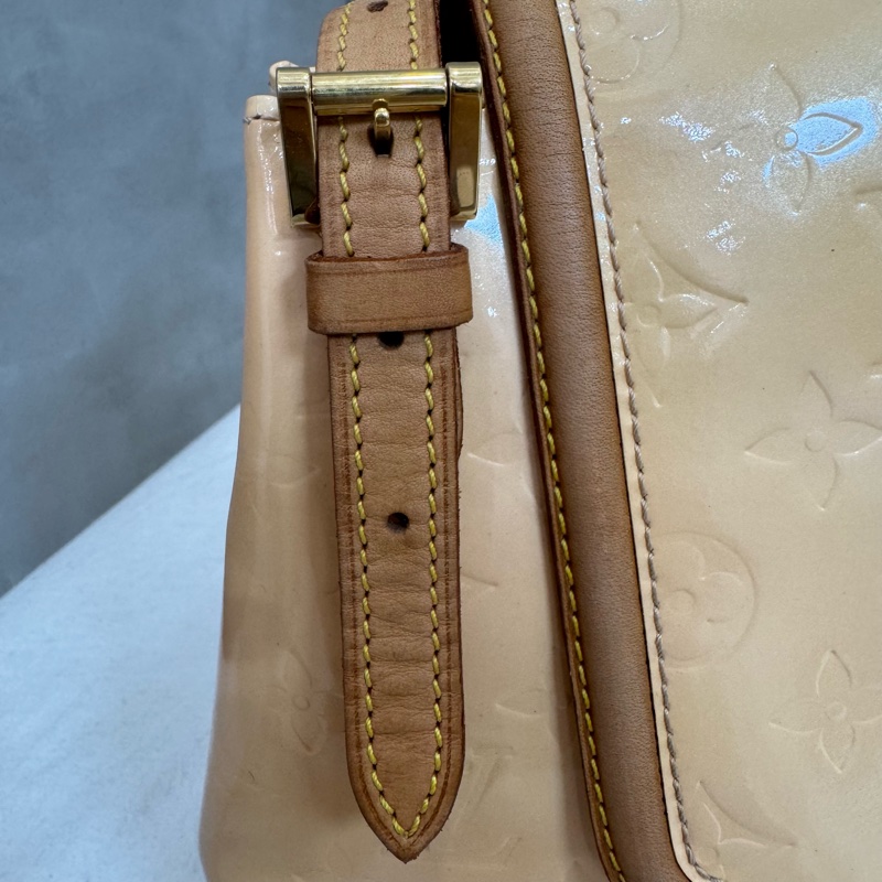 Louis Vuitton 黃色漆皮壓紋肩背包-21