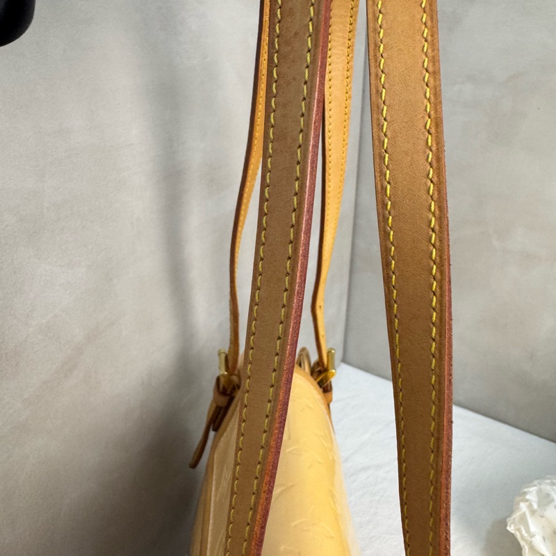 Louis Vuitton 黃色漆皮壓紋肩背包-31