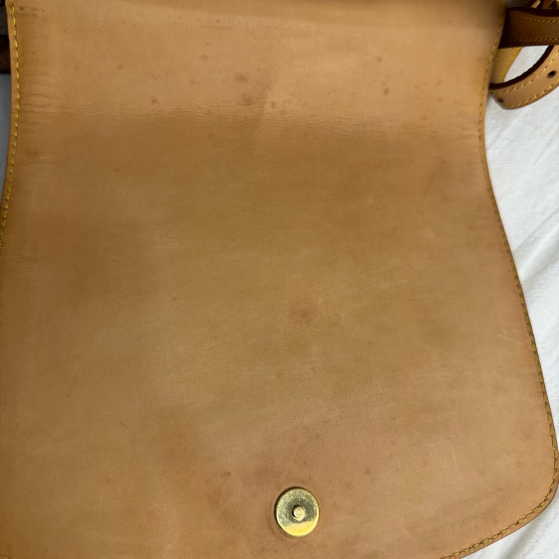 Louis Vuitton 黃色漆皮壓紋肩背包-37