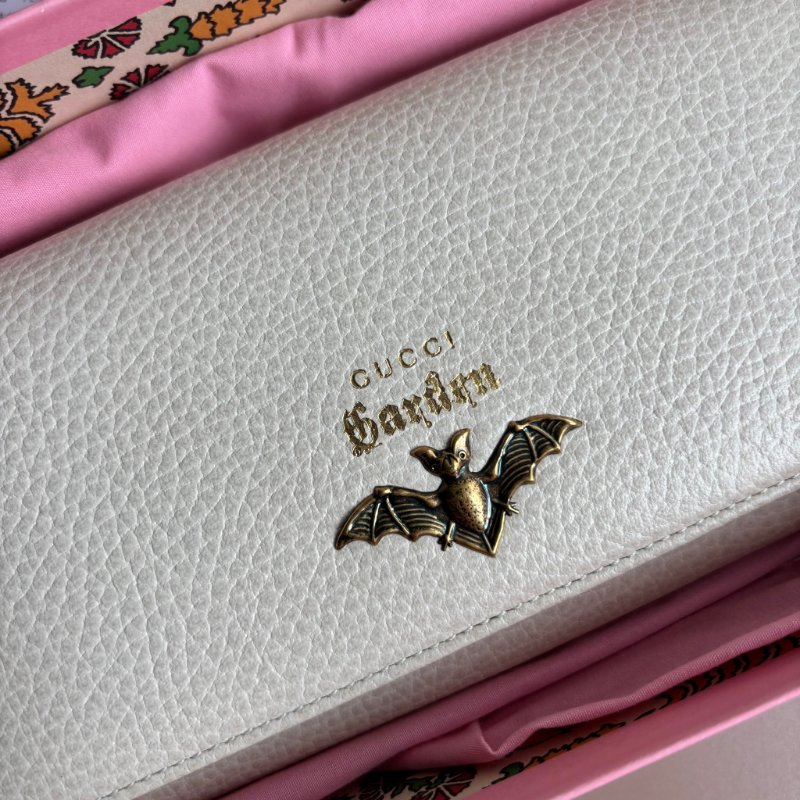 限量款::GUCCI:: 白色皮革 金屬蝙蝠裝飾牛皮拉鍊長夾 發財長夾-1