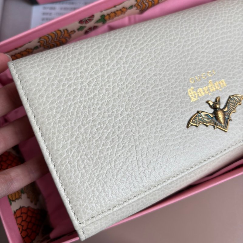 限量款::GUCCI:: 白色皮革 金屬蝙蝠裝飾牛皮拉鍊長夾 發財長夾-3