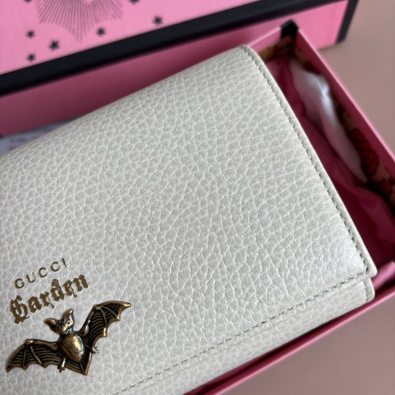 限量款::GUCCI:: 白色皮革 金屬蝙蝠裝飾牛皮拉鍊長夾 發財長夾-4