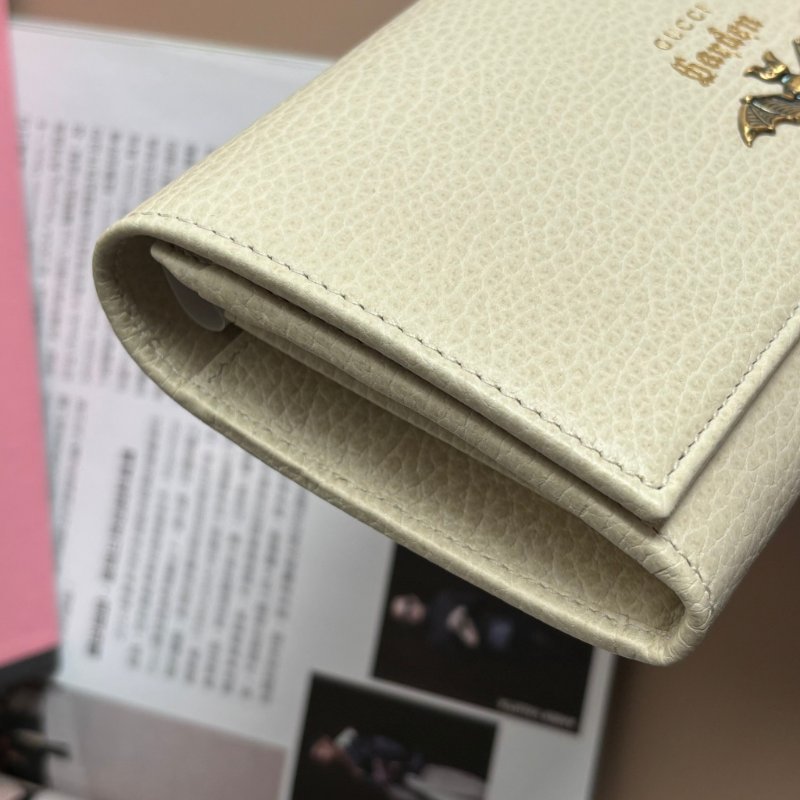 限量款::GUCCI:: 白色皮革 金屬蝙蝠裝飾牛皮拉鍊長夾 發財長夾-8