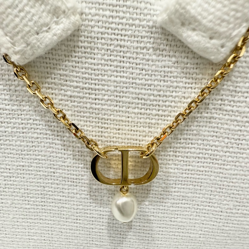 DIOR金色垂墜珍珠Petit CD 項鍊N1390PTCRS-1