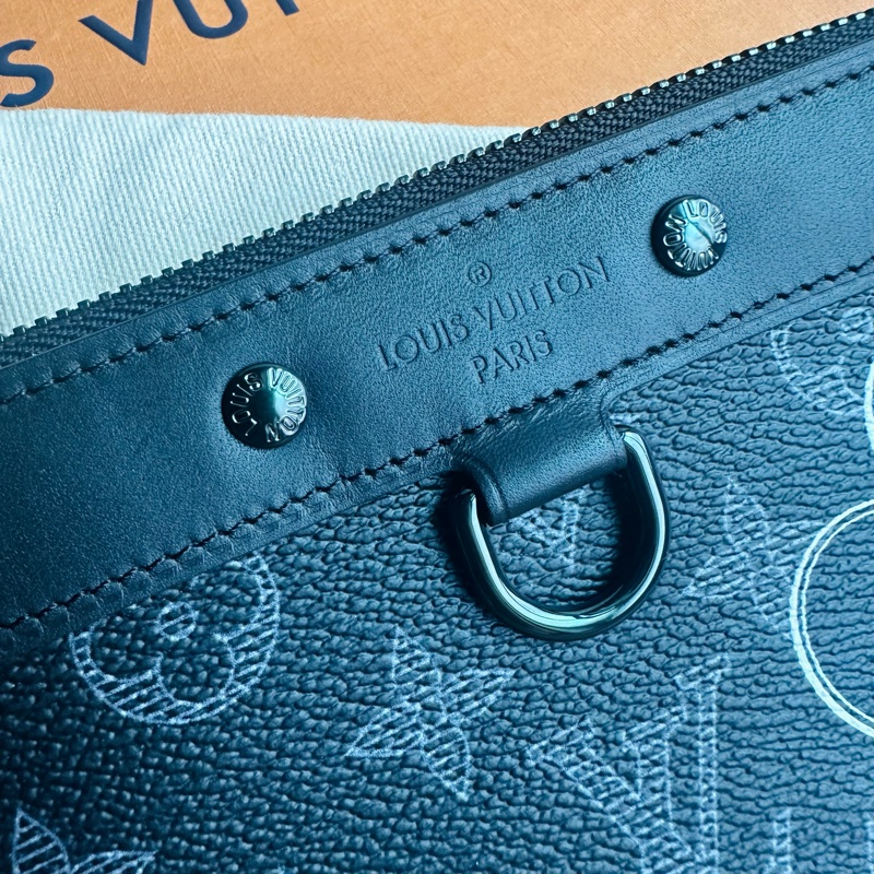 LV M62897 限量Vivienne 黑色so black老花長夾/手拿包兩用-5