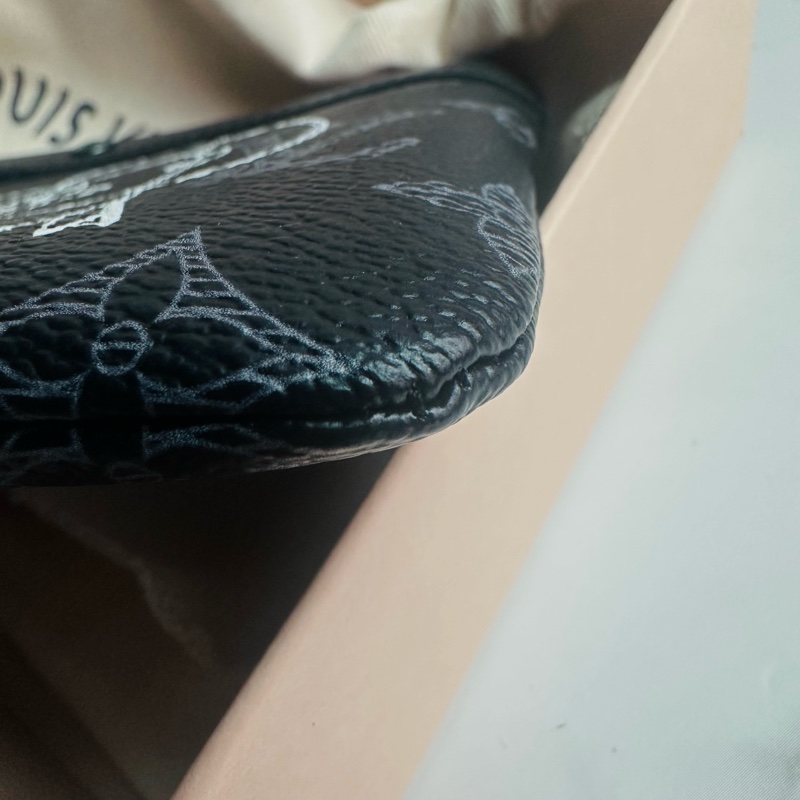 LV M62897 限量Vivienne 黑色so black老花長夾/手拿包兩用-7