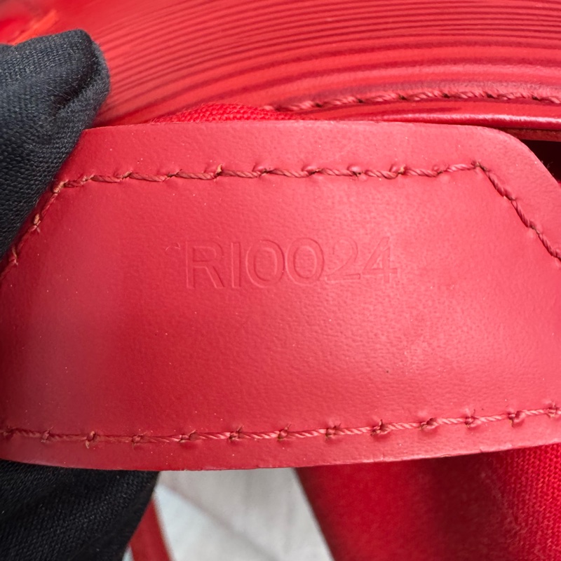 Louis Vuitton 紅色 EPI水波紋琴譜包-11