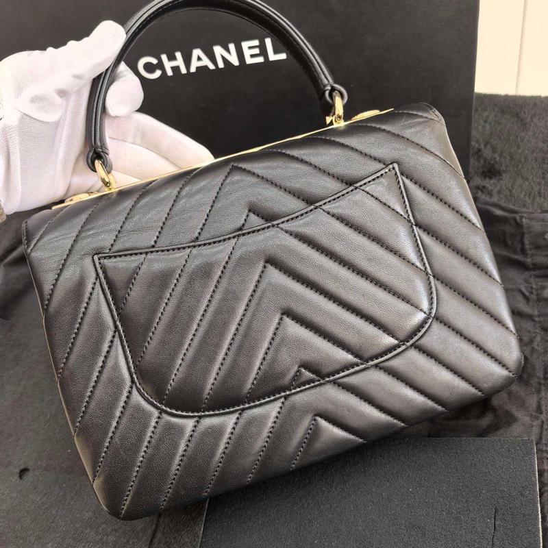 Chanel Trendy CC黑金小號 V紋羊皮鏈條包斜挎包 28開 有卡 尺寸yue25*17*12cm 約-5
