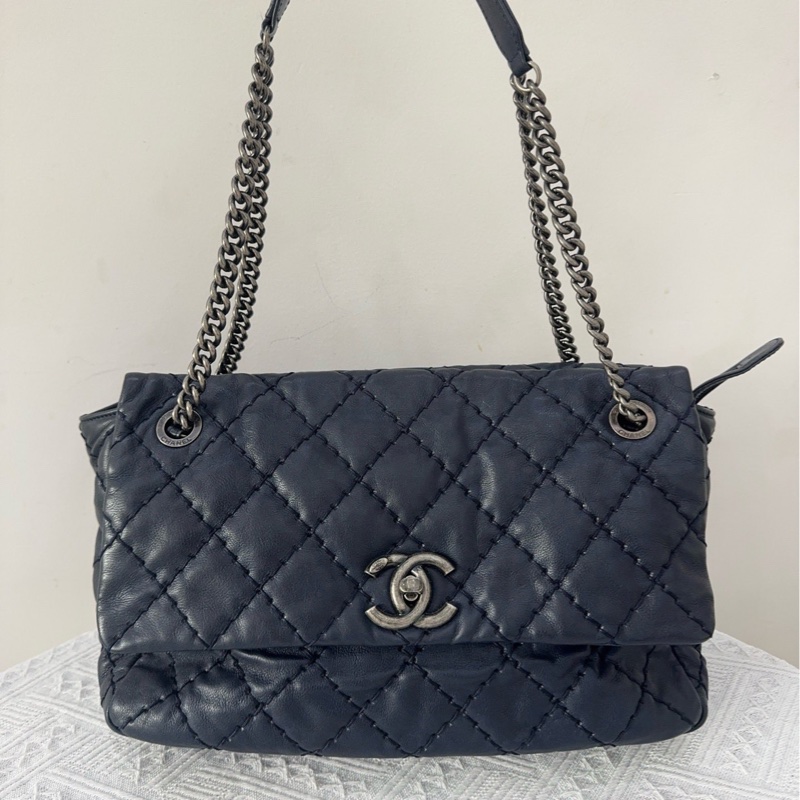 CHANEL 香奈兒 海軍藍 外縫菱格紋機場包 尺寸約35x23 年份17開編碼~-0