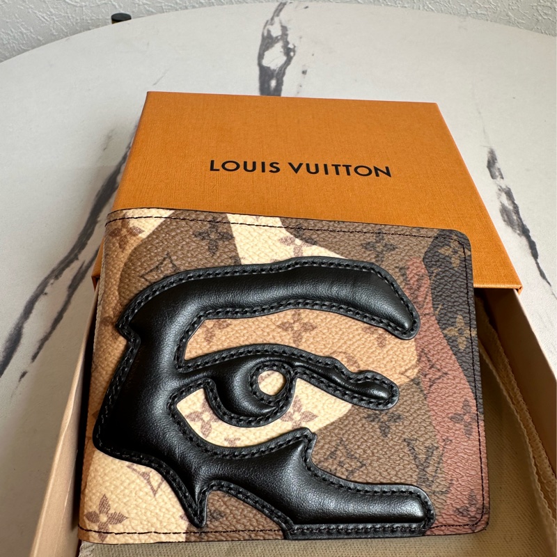 lv 眼睛短夾🥰日本限定-0