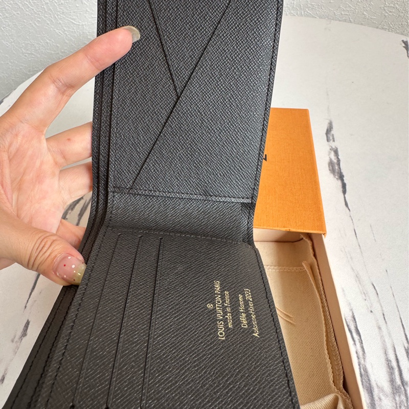 lv 眼睛短夾🥰日本限定-8