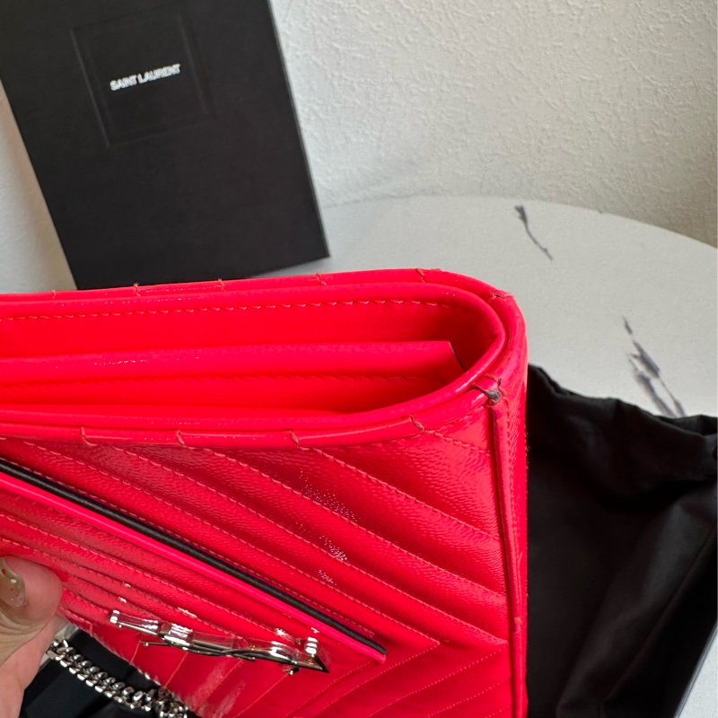 三折多價格 賣你 偶像款 螢光桃紅漆皮信封包-2