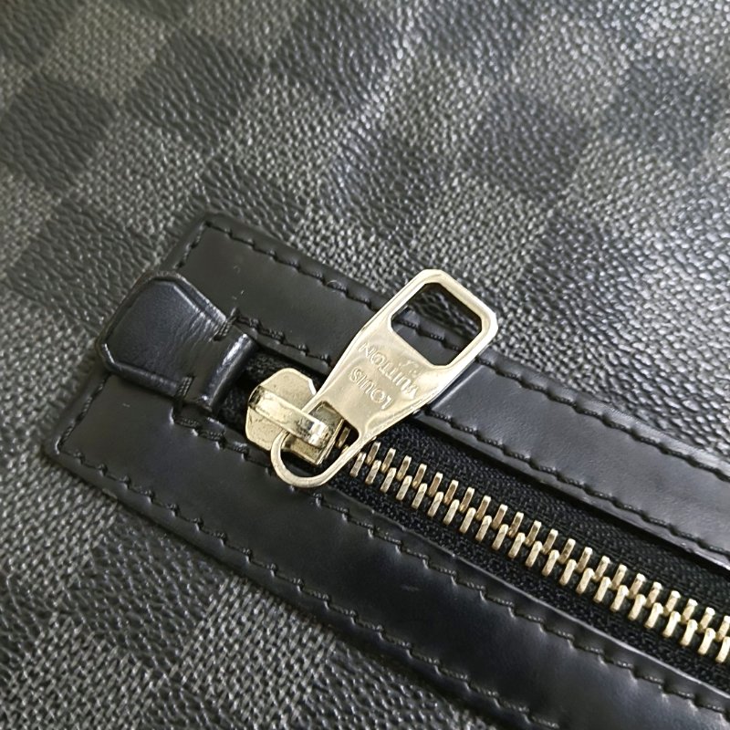 LOUIS VUITTON MICK 中號 灰色 塗層 帆布 棋盤格 斜背包 單肩包-8