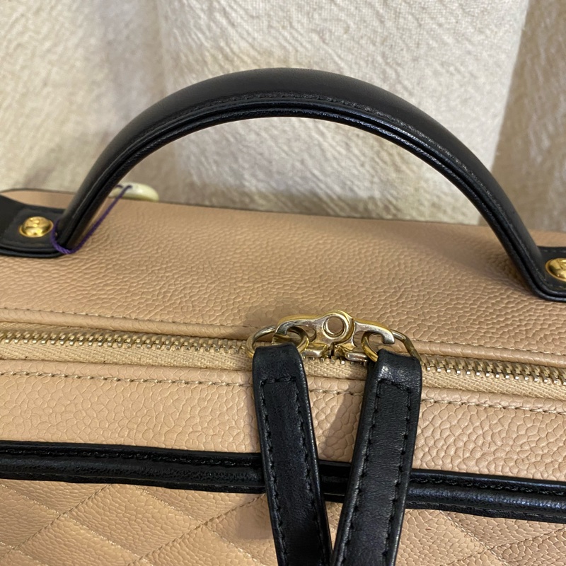 Chanel香奈兒 Vanity Case奶茶色大號相機包-3