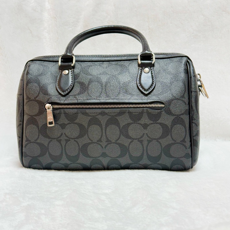 急出⭐️黑色經典款必買⭐️96新Coach手提斜背波士頓兩用包(黑灰色)-1