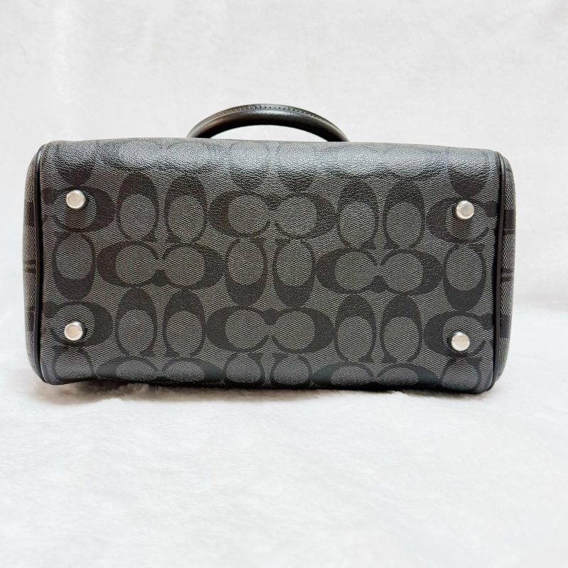 急出⭐️黑色經典款必買⭐️96新Coach手提斜背波士頓兩用包(黑灰色)-9